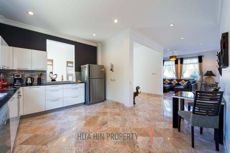 Hua Hin Palm Village : 2 Storey 6 Bedroom Pool Villa