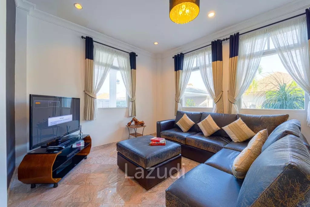 Hua Hin Palm Village : 2 Storey 6 Bedroom Pool Villa