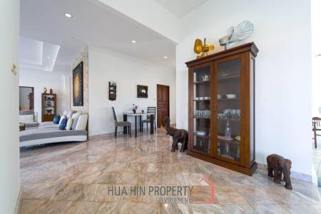 Hua Hin Palm Village : 2 Storey 6 Bedroom Pool Villa