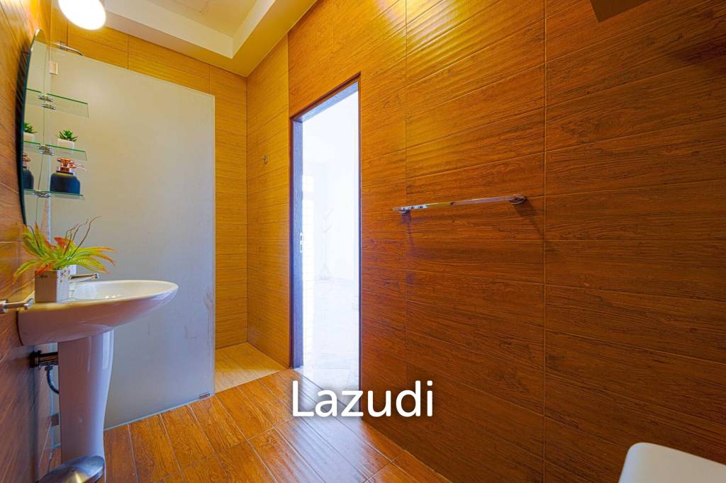 Hua Hin Palm Village : 2 Storey 6 Bedroom Pool Villa
