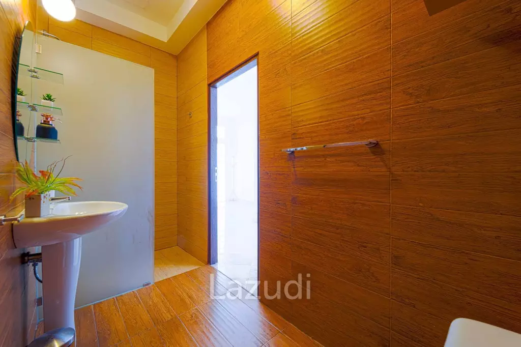 Hua Hin Palm Village : 2 Storey 6 Bedroom Pool Villa