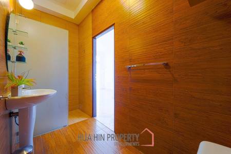 Hua Hin Palm Village : 2 Storey 6 Bedroom Pool Villa