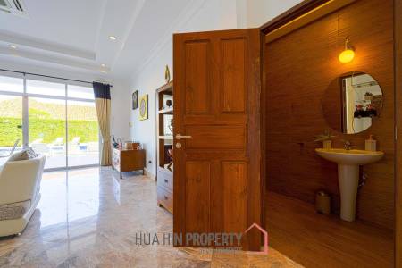 Hua Hin Palm Village : 2 Storey 6 Bedroom Pool Villa
