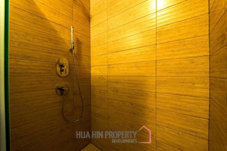 Hua Hin Palm Village : 2 Storey 6 Bedroom Pool Villa