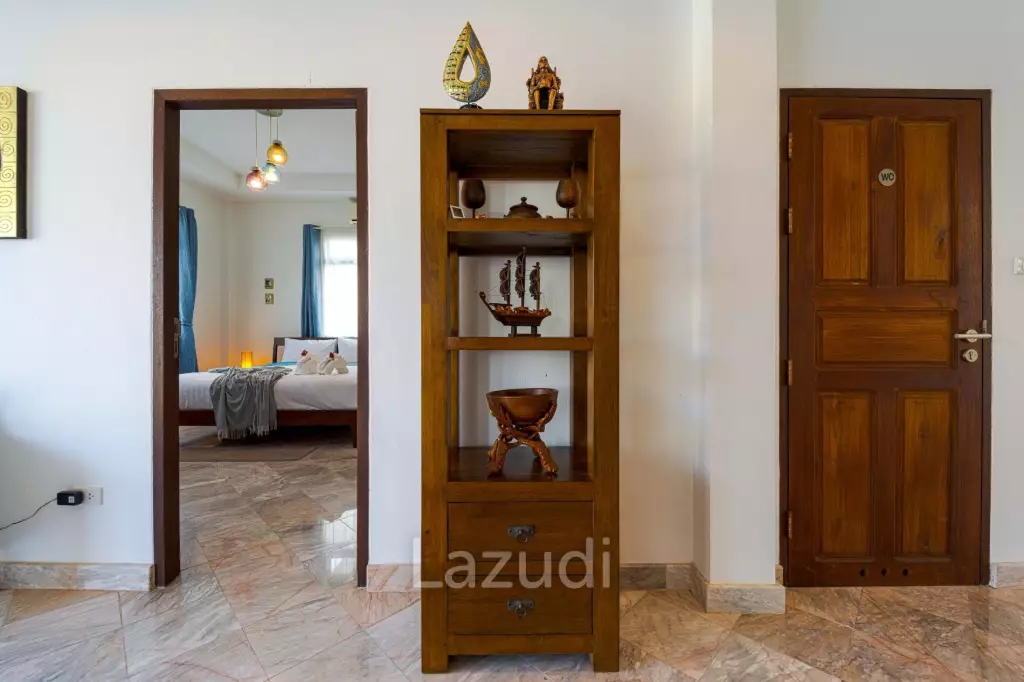 Hua Hin Palm Village : 2 Storey 6 Bedroom Pool Villa