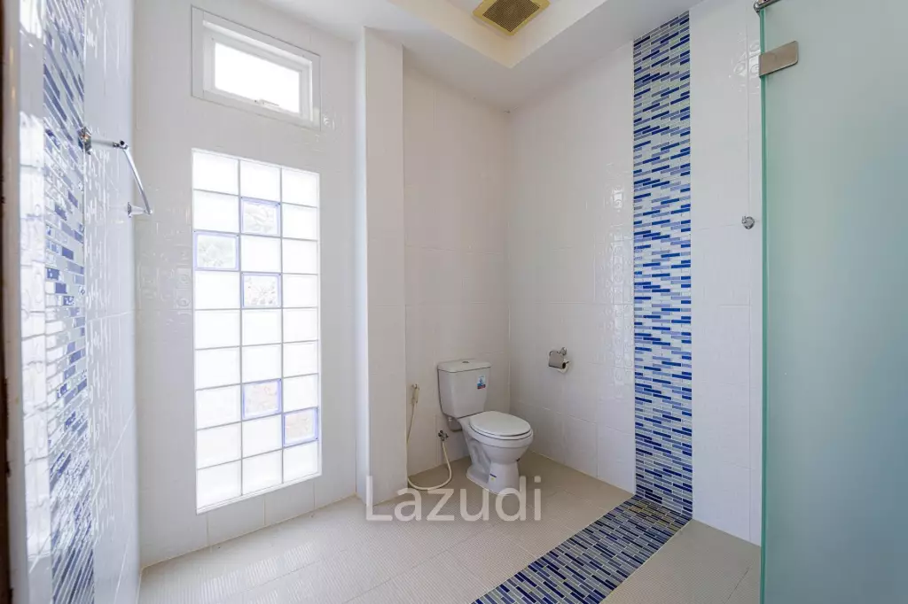Hua Hin Palm Village : 2 Storey 6 Bedroom Pool Villa