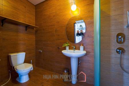 Hua Hin Palm Village : 2 Storey 6 Bedroom Pool Villa