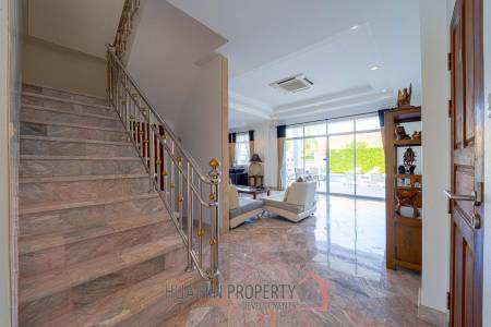 Hua Hin Palm Village : 2 Storey 6 Bedroom Pool Villa