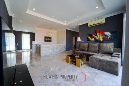Hua Hin Palm Village : 2 Storey 6 Bedroom Pool Villa