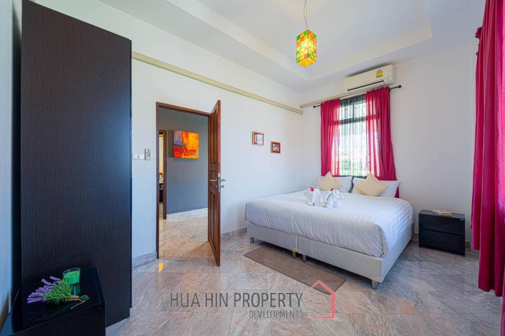 Hua Hin Palm Village : 2 Storey 6 Bedroom Pool Villa