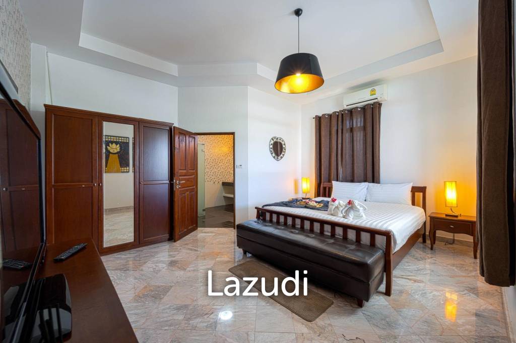 Hua Hin Palm Village : 2 Storey 6 Bedroom Pool Villa