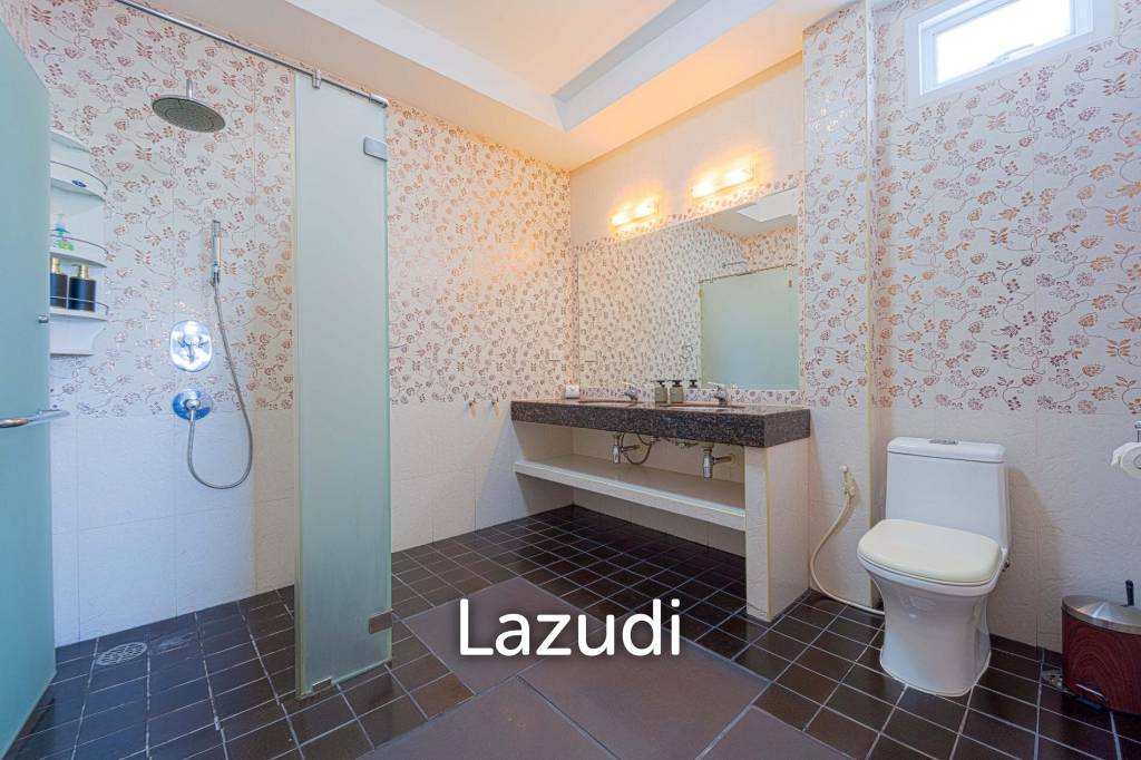 Hua Hin Palm Village : 2 Storey 6 Bedroom Pool Villa
