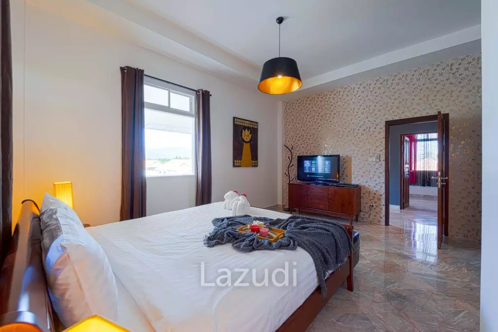 Hua Hin Palm Village : 2 Storey 6 Bedroom Pool Villa