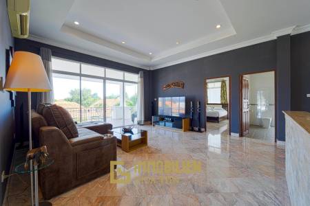 Hua Hin Palm Village : 2 Storey 6 Bedroom Pool Villa