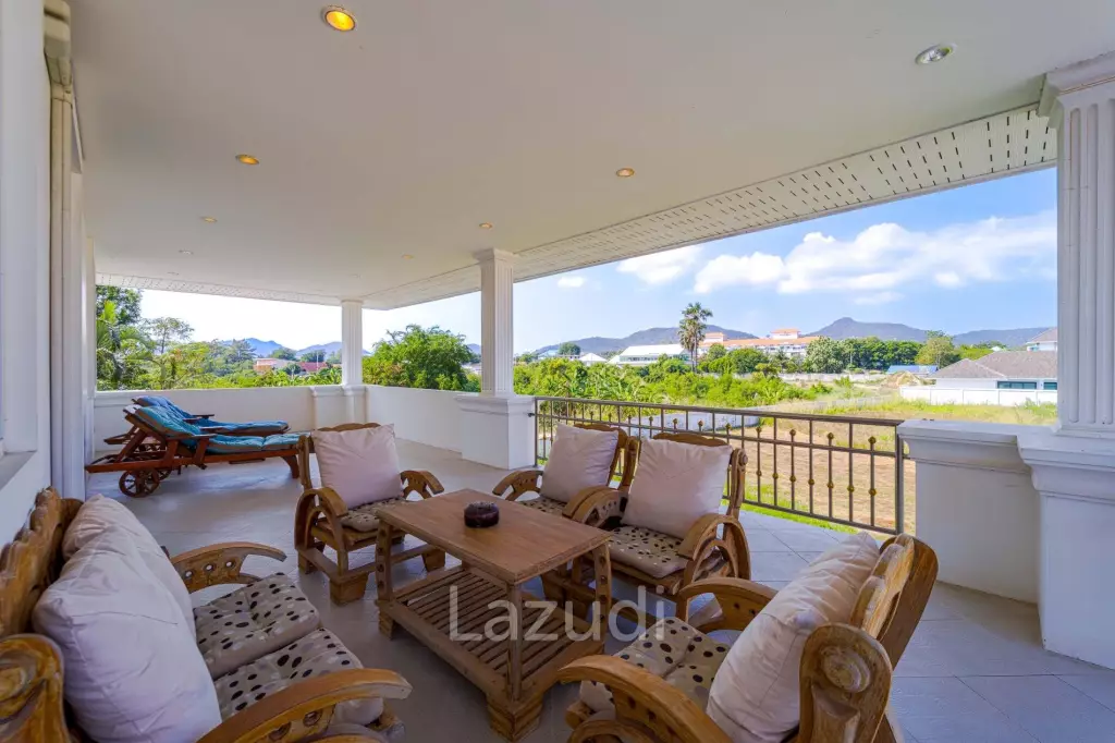 Hua Hin Palm Village : 2 Storey 6 Bedroom Pool Villa
