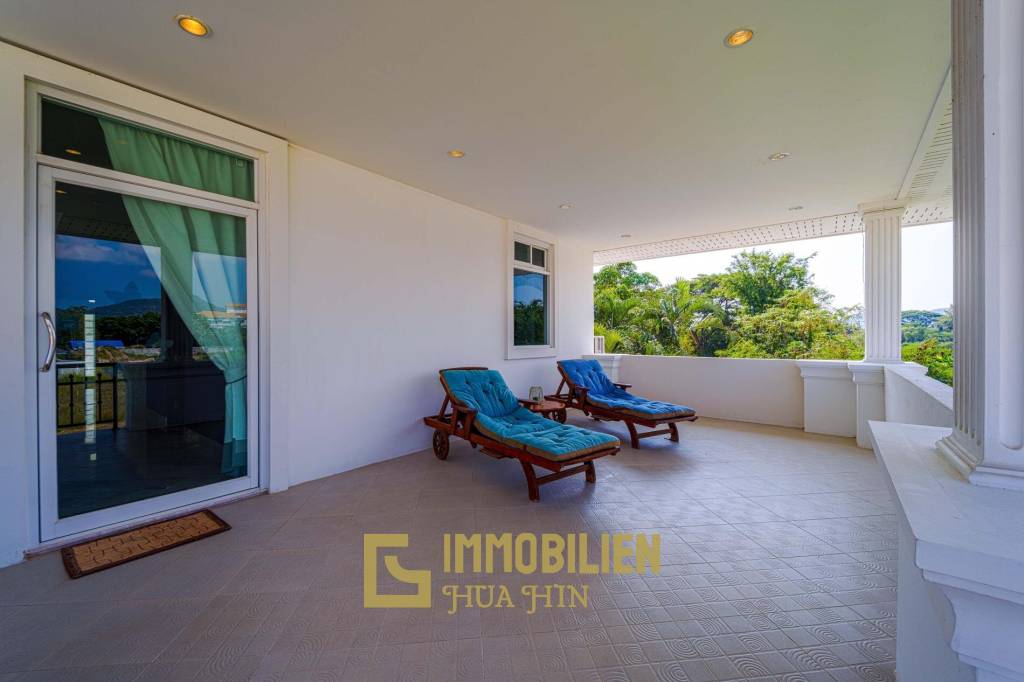 Hua Hin Palm Village : 2 Storey 6 Bedroom Pool Villa