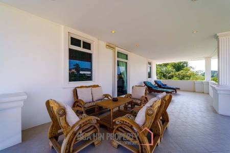 Hua Hin Palm Village : 2 Storey 6 Bedroom Pool Villa