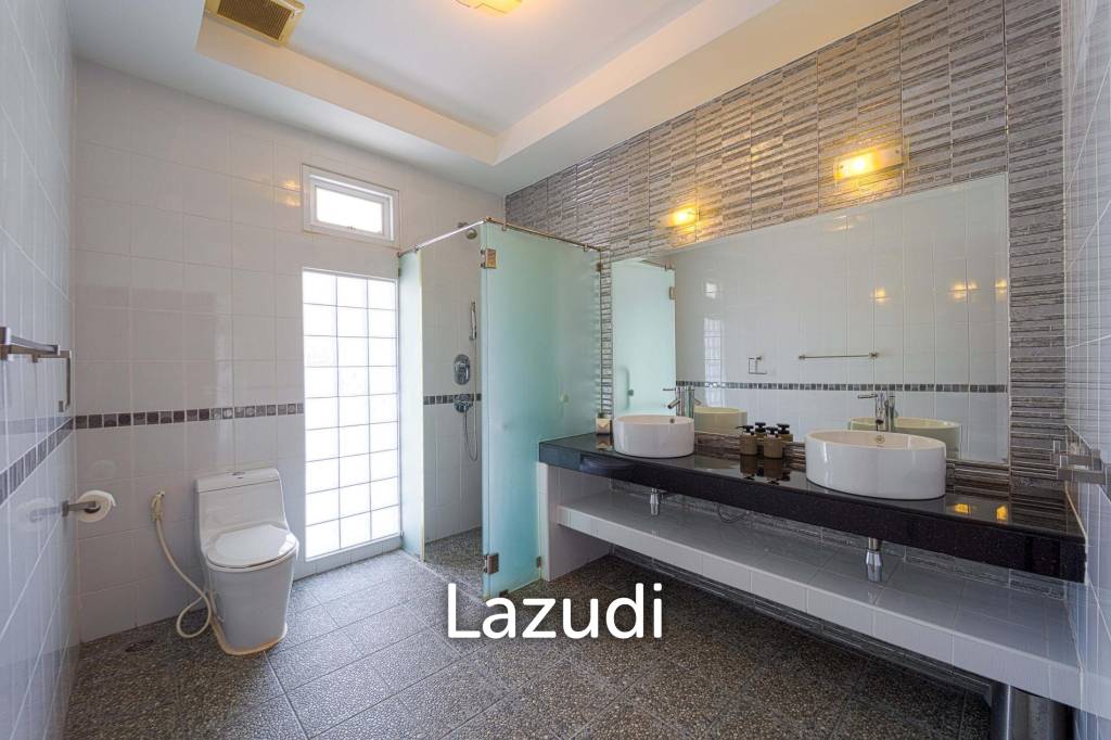Hua Hin Palm Village : 2 Storey 6 Bedroom Pool Villa