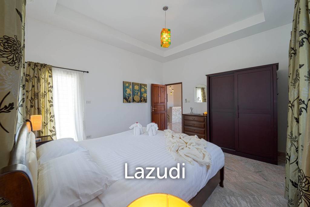 Hua Hin Palm Village : 2 Storey 6 Bedroom Pool Villa