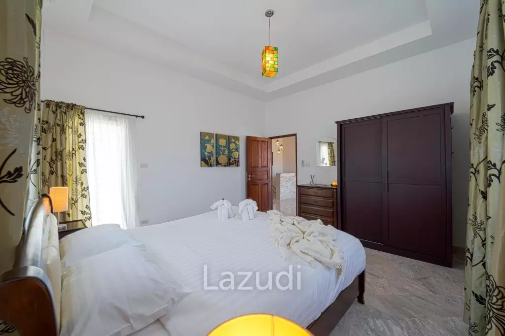 Hua Hin Palm Village : 2 Storey 6 Bedroom Pool Villa