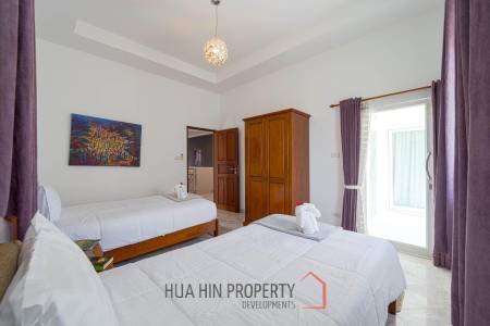 Hua Hin Palm Village : 2 Storey 6 Bedroom Pool Villa