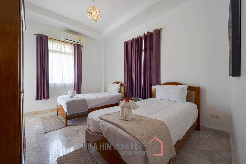 Hua Hin Palm Village : 2 Storey 6 Bedroom Pool Villa