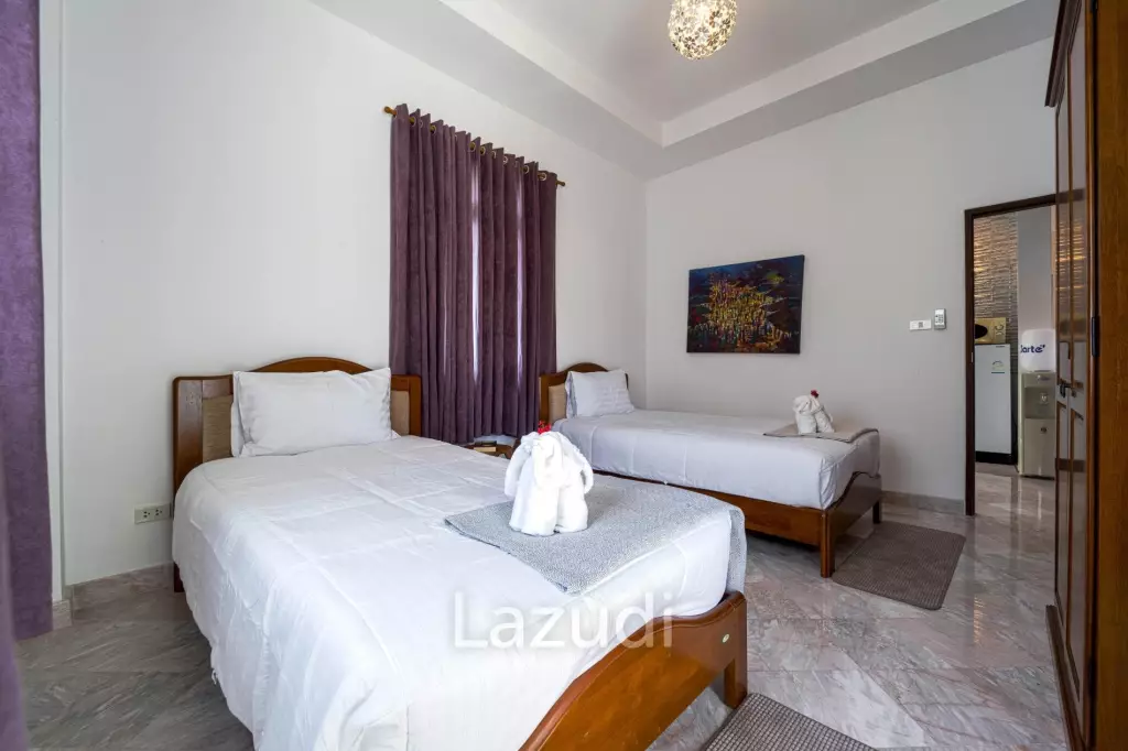 Hua Hin Palm Village : 2 Storey 6 Bedroom Pool Villa