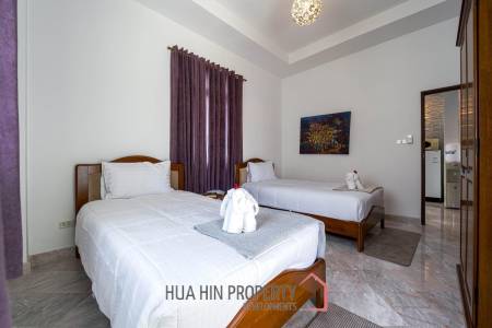 Hua Hin Palm Village : 2 Storey 6 Bedroom Pool Villa