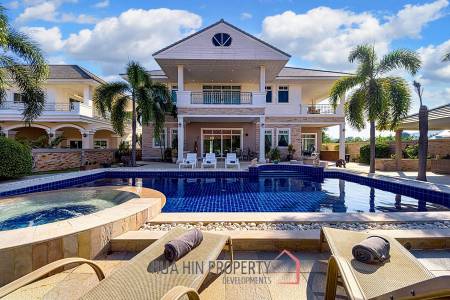 Hua Hin Palm Village : 2 Storey 6 Bedroom Pool Villa