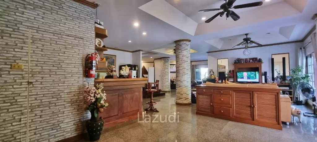 8 Beds 4 Baths 693.60 SQ.M. 3-Storey Single House