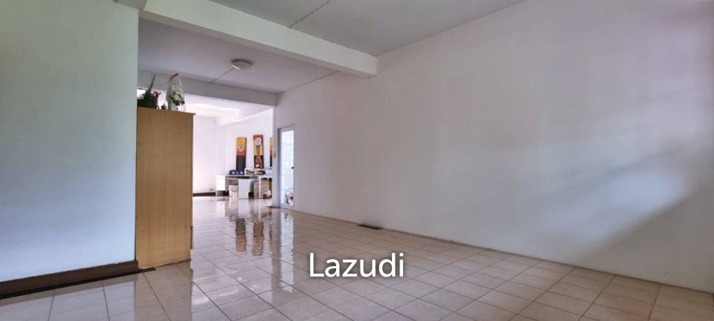 8 Beds 4 Baths 693.60 SQ.M. 3-Storey Single House