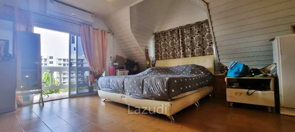 8 Beds 4 Baths 693.60 SQ.M. 3-Storey Single House