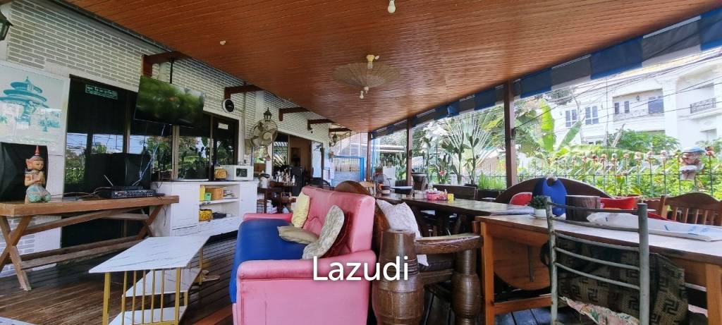 8 Beds 4 Baths 693.60 SQ.M. 3-Storey Single House