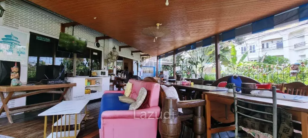 8 Beds 4 Baths 693.60 SQ.M. 3-Storey Single House