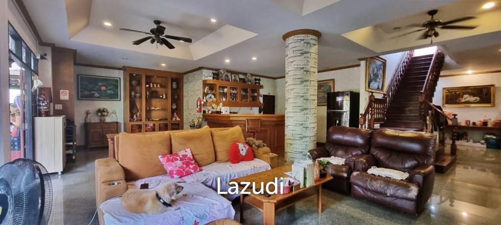 8 Beds 4 Baths 693.60 SQ.M. 3-Storey Single House