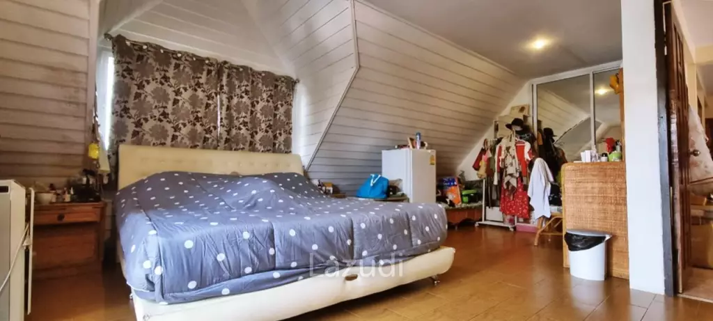 8 Beds 4 Baths 693.60 SQ.M. 3-Storey Single House