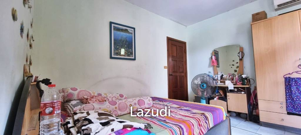8 Beds 4 Baths 693.60 SQ.M. 3-Storey Single House