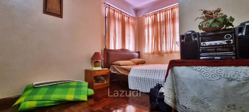 8 Beds 4 Baths 693.60 SQ.M. 3-Storey Single House