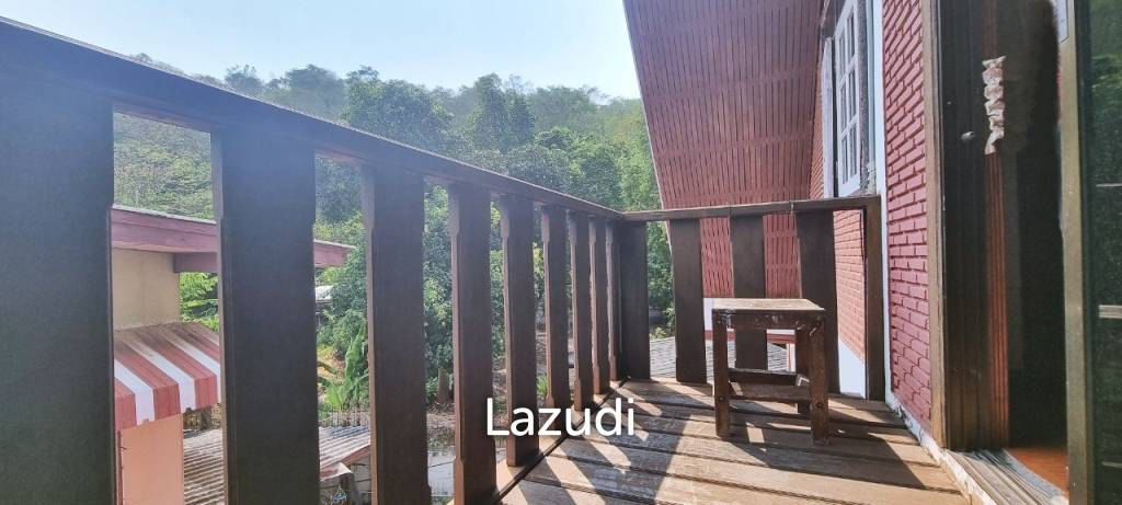 8 Beds 4 Baths 693.60 SQ.M. 3-Storey Single House