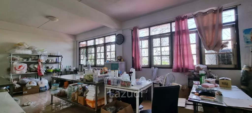 8 Beds 4 Baths 693.60 SQ.M. 3-Storey Single House