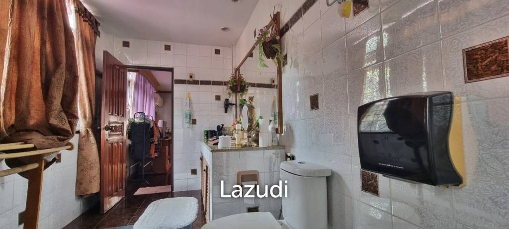 8 Beds 4 Baths 693.60 SQ.M. 3-Storey Single House