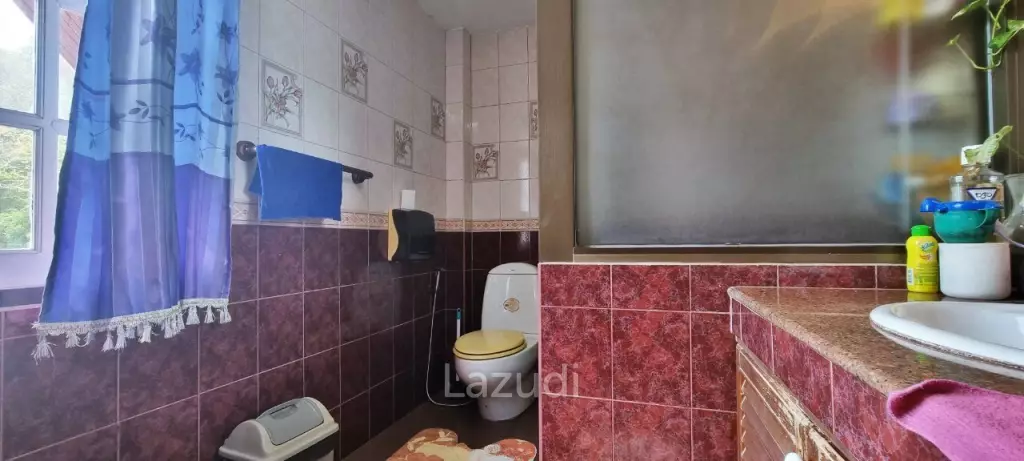8 Beds 4 Baths 693.60 SQ.M. 3-Storey Single House