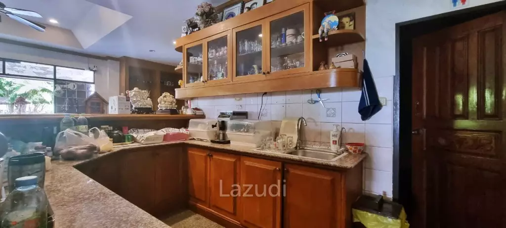 8 Beds 4 Baths 693.60 SQ.M. 3-Storey Single House