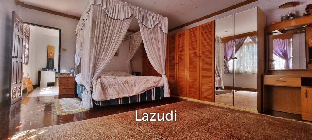 8 Beds 4 Baths 693.60 SQ.M. 3-Storey Single House