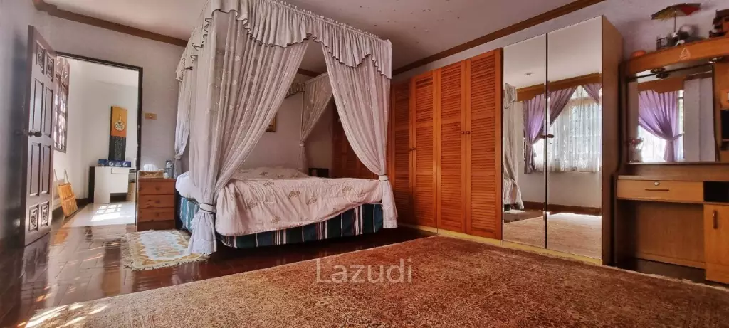 8 Beds 4 Baths 693.60 SQ.M. 3-Storey Single House