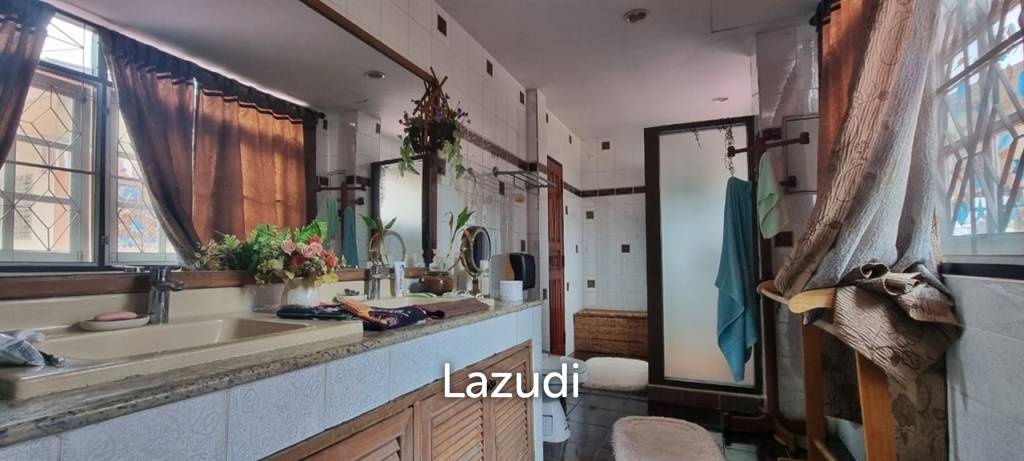 8 Beds 4 Baths 693.60 SQ.M. 3-Storey Single House