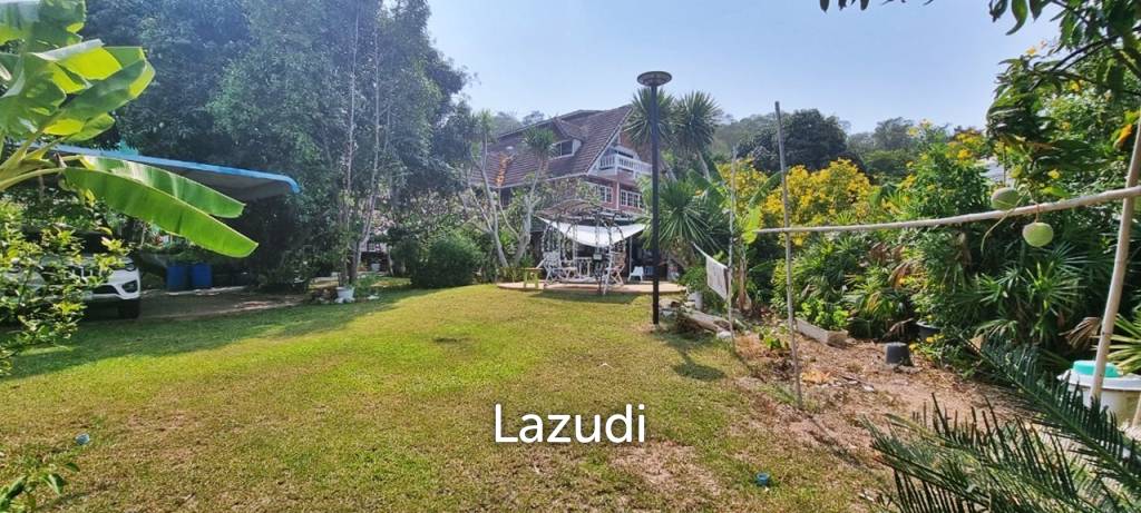 8 Beds 4 Baths 693.60 SQ.M. 3-Storey Single House
