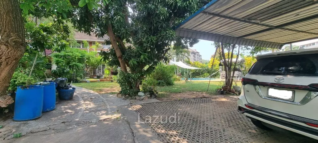 8 Beds 4 Baths 693.60 SQ.M. 3-Storey Single House