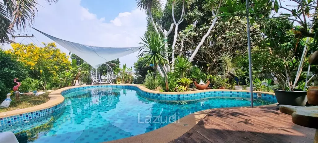 8 Beds 4 Baths 693.60 SQ.M. 3-Storey Single House