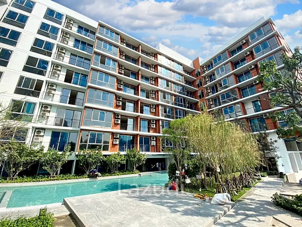 Building for sale with tenant in Klongtoey